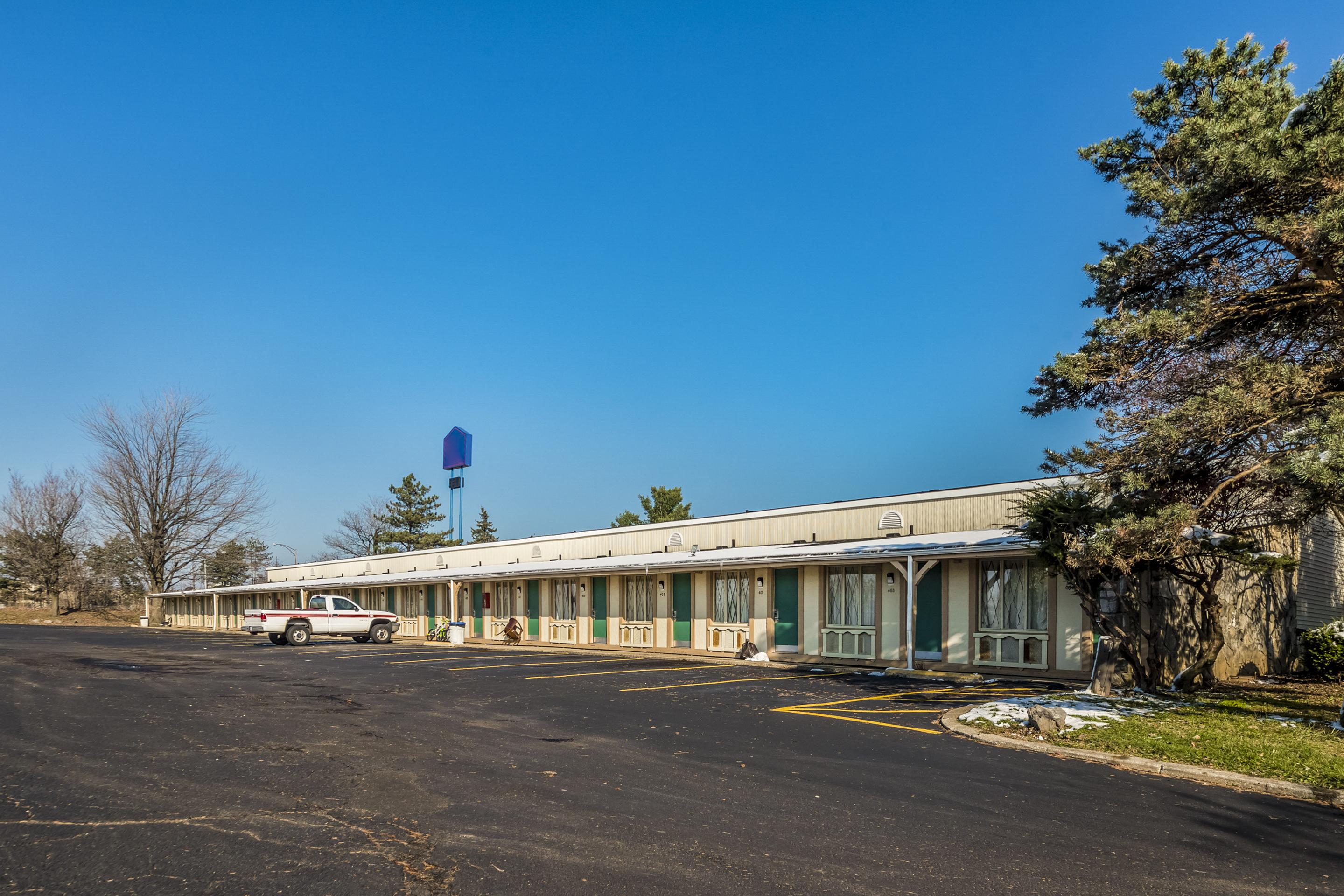 Oyo Hotel Wadsworth Oh I-76 Exterior photo