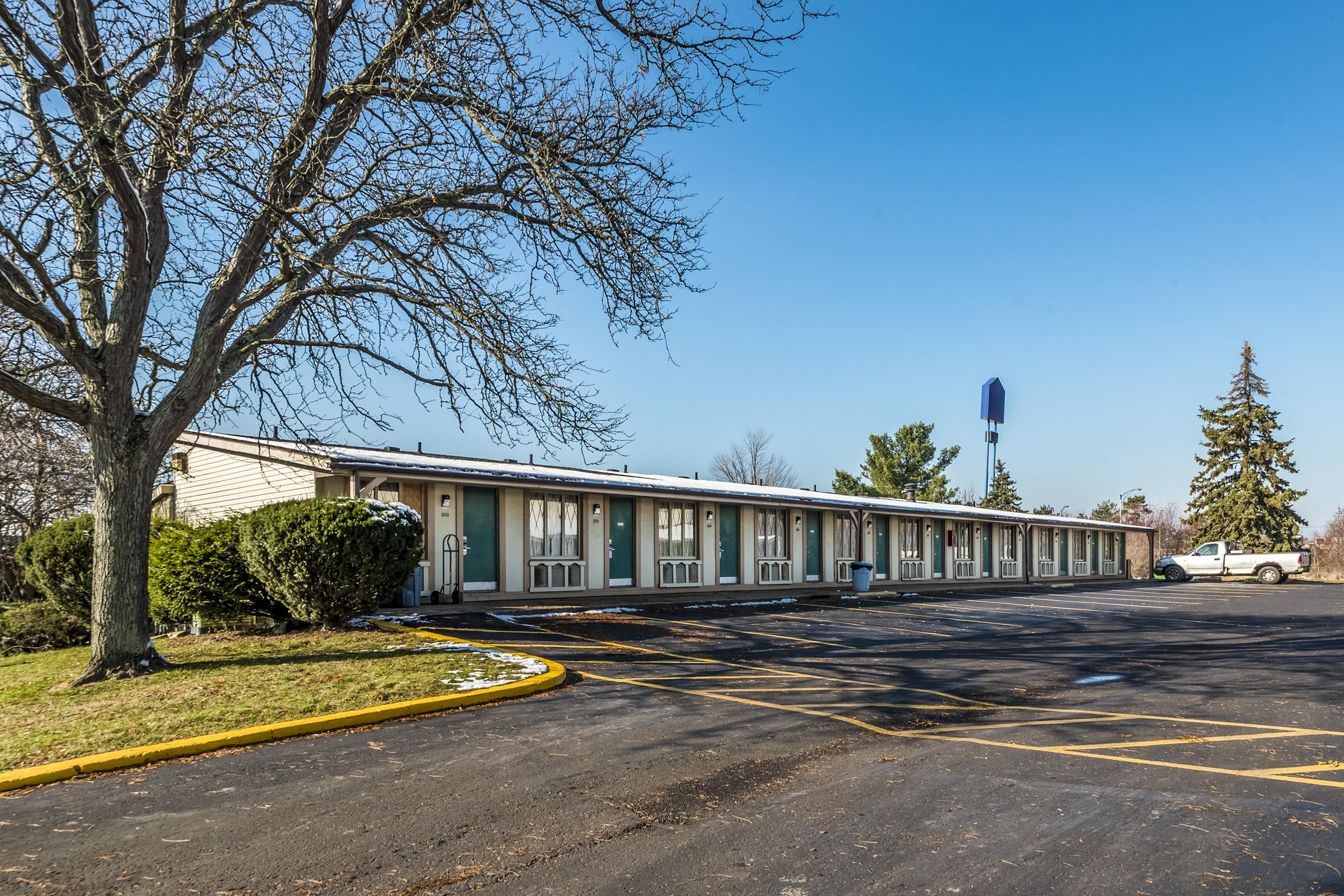 Oyo Hotel Wadsworth Oh I-76 Exterior photo