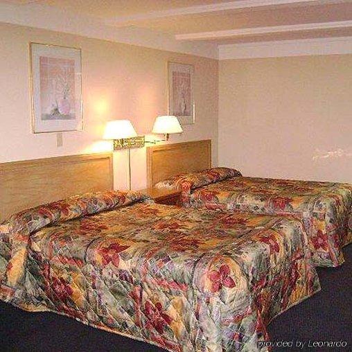 Oyo Hotel Wadsworth Oh I-76 Room photo
